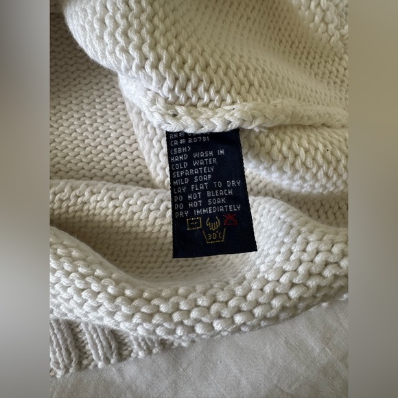 Tommy Hilfiger top - Picture 9 of 9